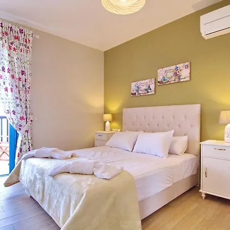 Villa Kleismata Sleeps 6 T228154